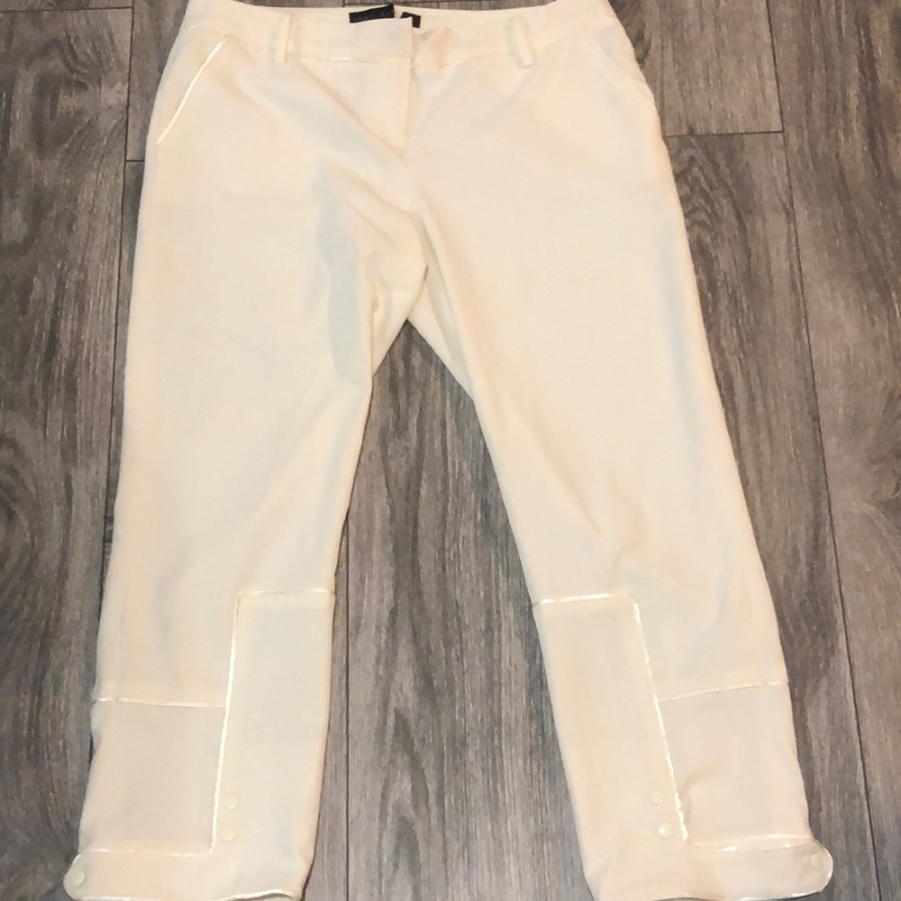 Cream colored size 6 Sheri Bodell crop pants